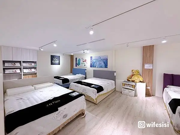 床墊體驗區擺設,讓顧客實際躺感受軟硬支撐