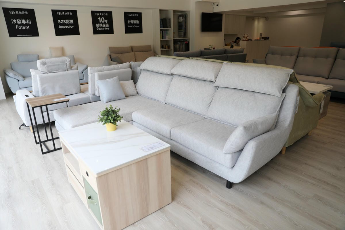 杜拜沙發高密度泡綿坐墊彈性體驗