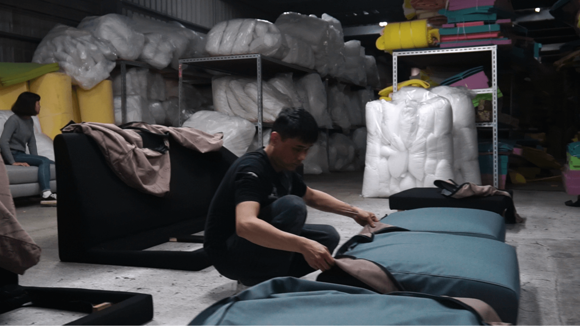 沙發的內部材料決定了沙發的舒適度與沙發使用壽命。